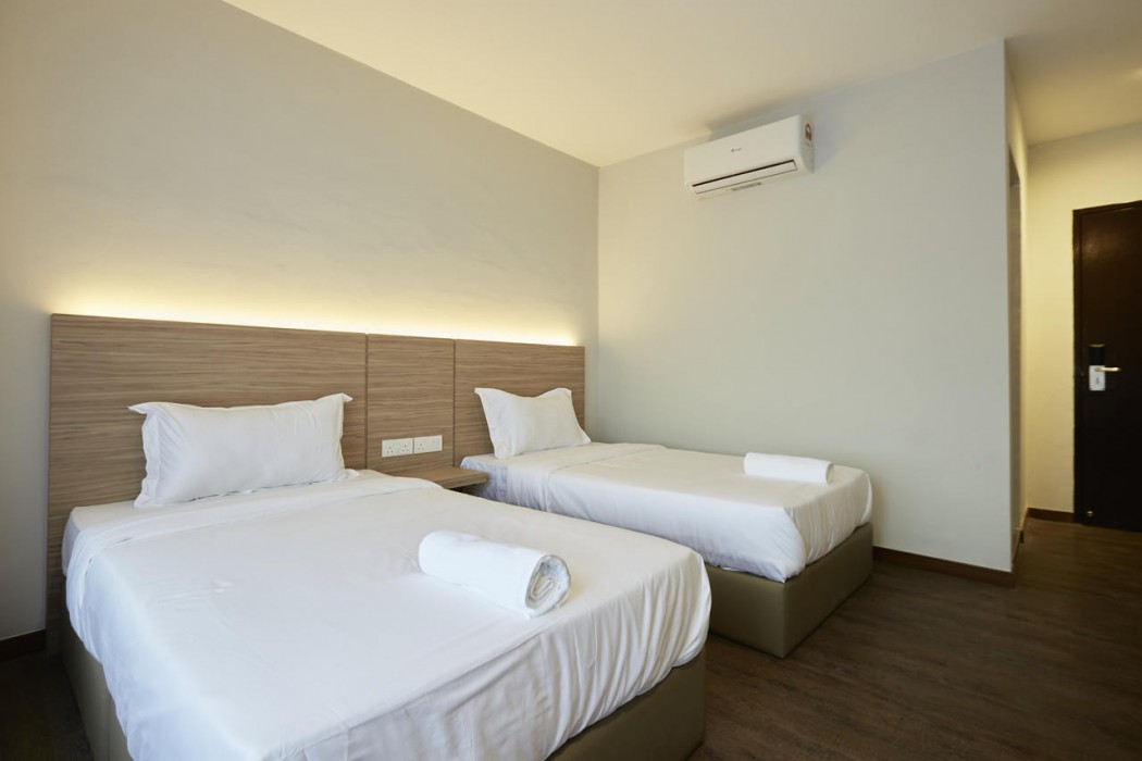 RM Hotel Muar 36/118