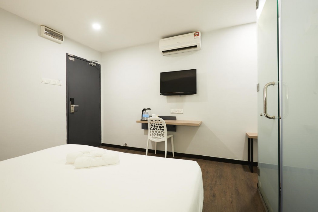 RM Hotel Muar 50/118