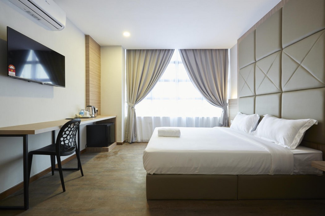 RM Hotel Muar 64/118