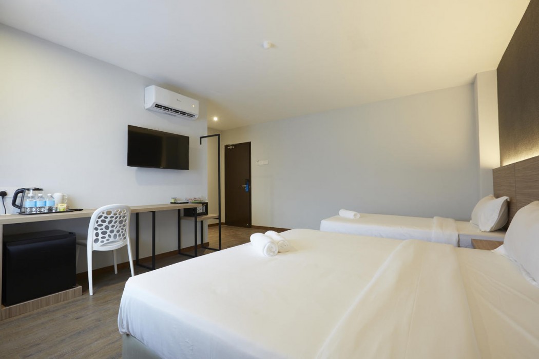 RM Hotel Muar 44/118