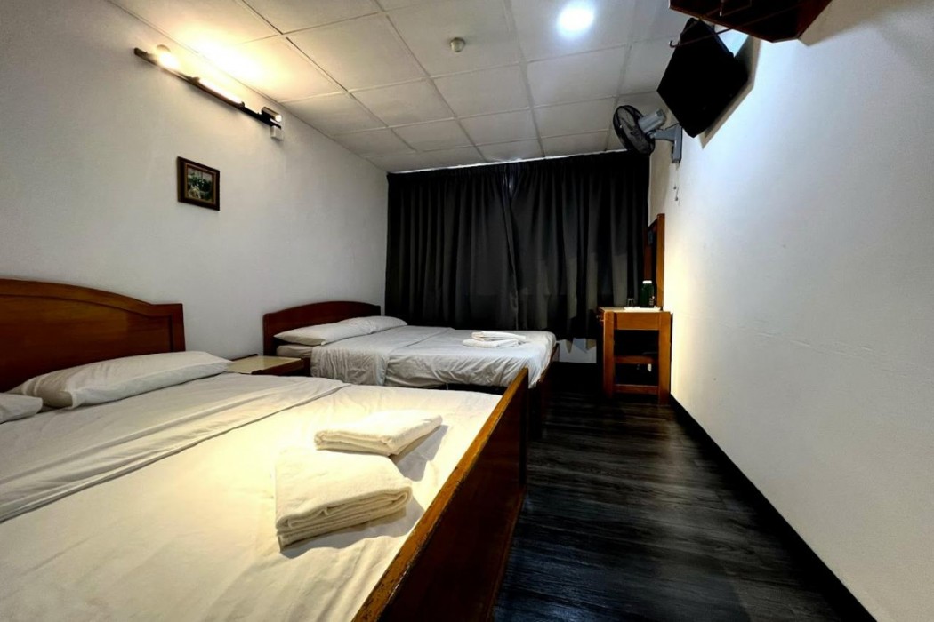Madani Muslim Hotel 16/34