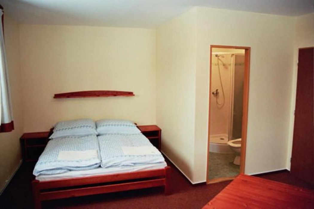 Sirakov Hotel 13/58