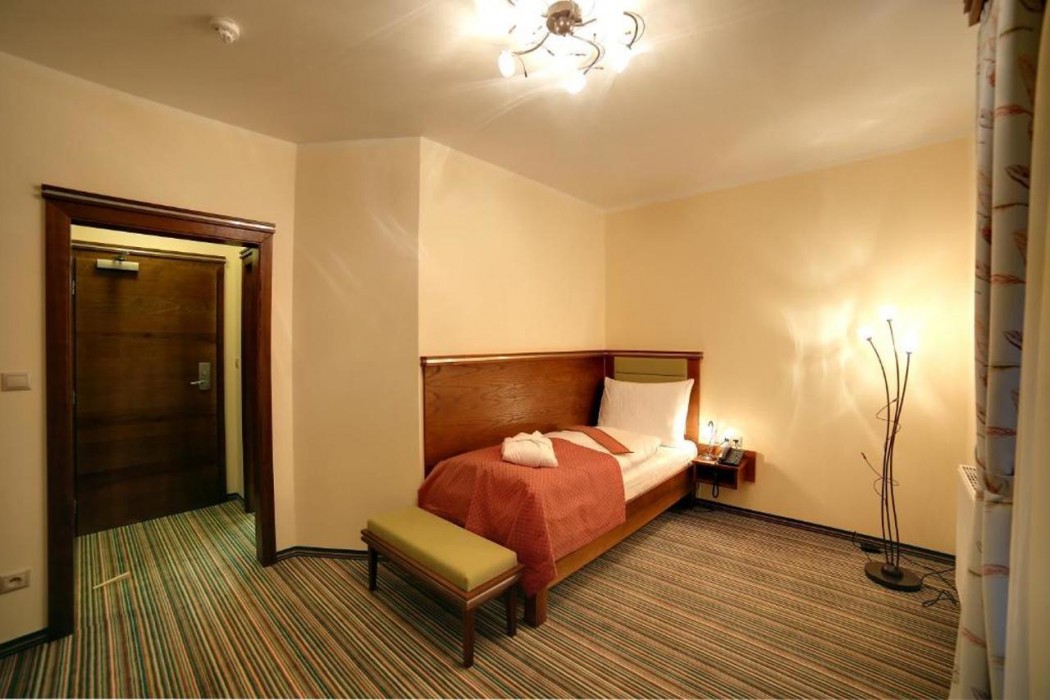 Parkhotel Forest 9/60