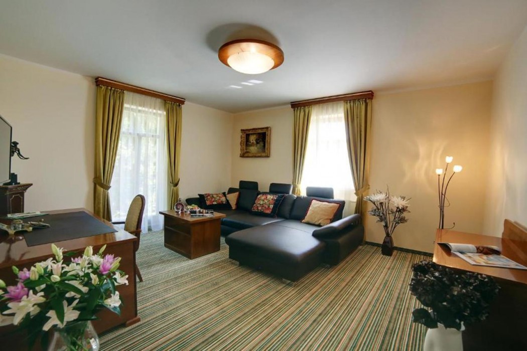 Parkhotel Forest 8/60