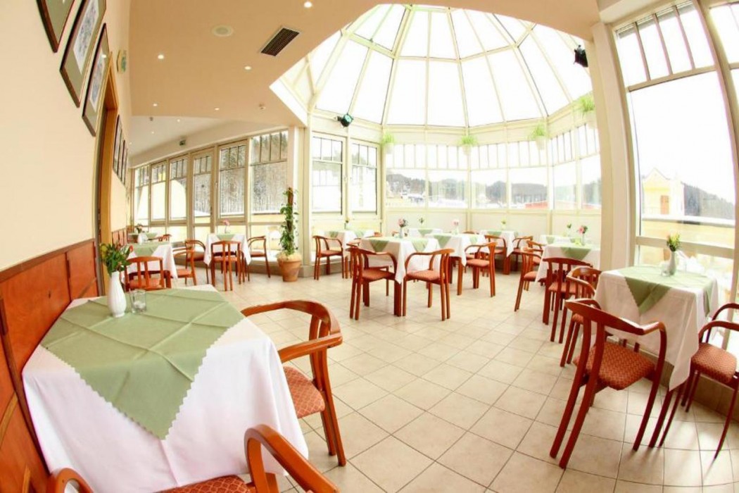 Flora Hotel 24/60