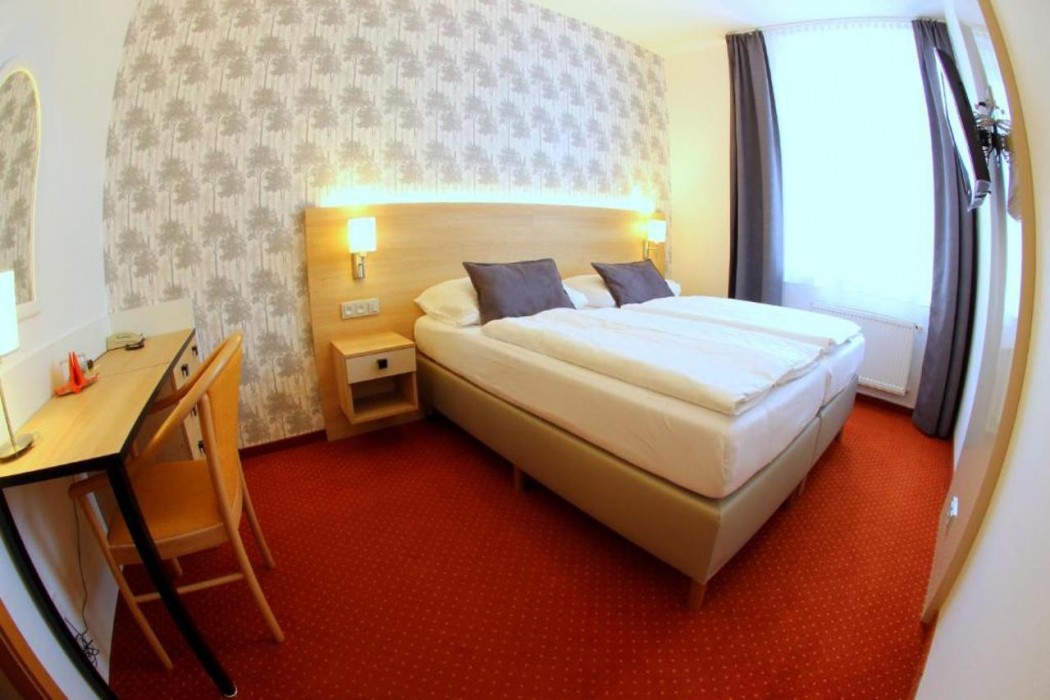 Flora Hotel 13/60