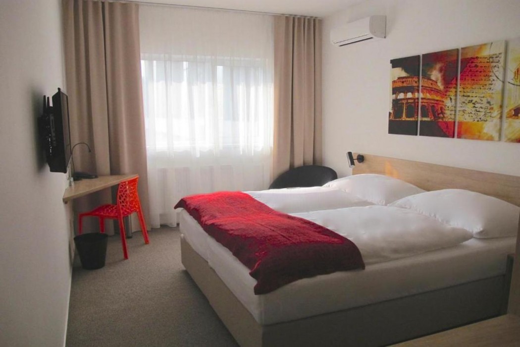 Kapitol Hotel 10/62