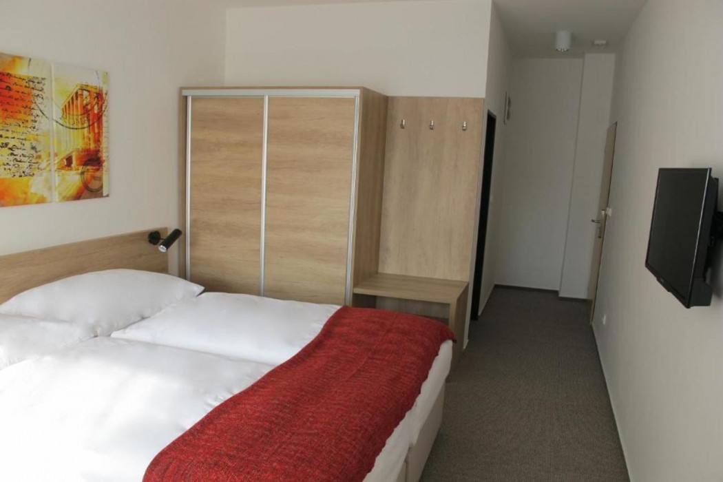 Kapitol Hotel 7/62