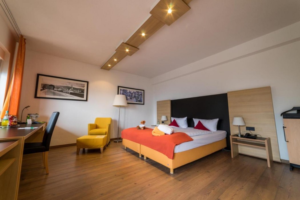 Roomingtons Franziskushohe Lohr 7/54