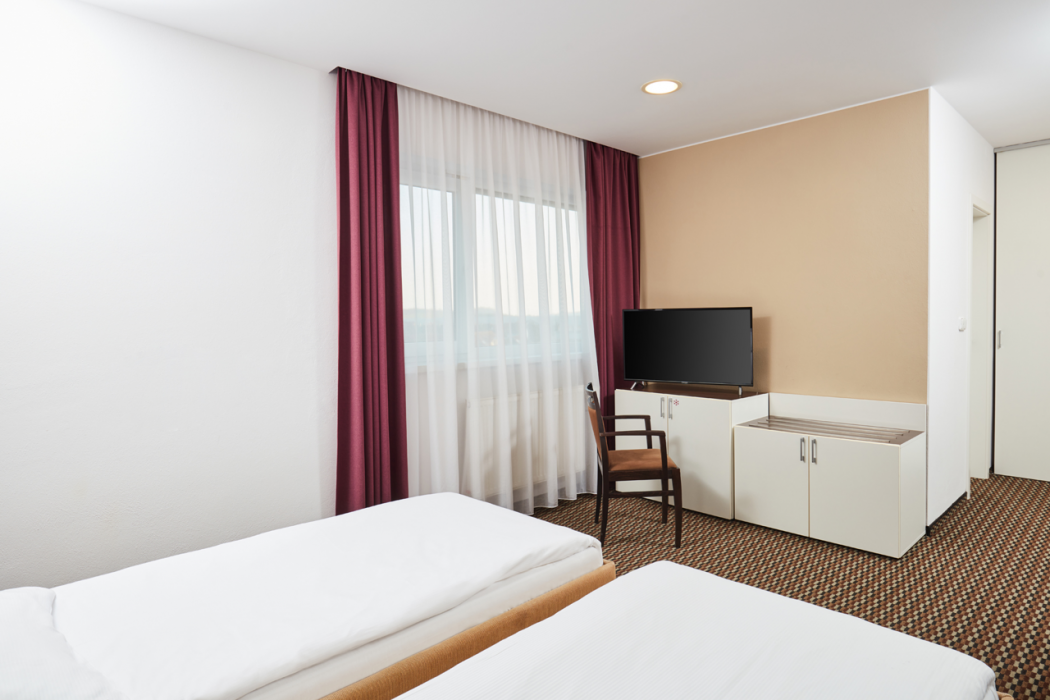 Rottal Hotel 7/39
