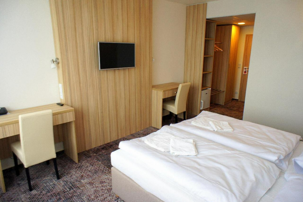 Labe Hotel 11/46