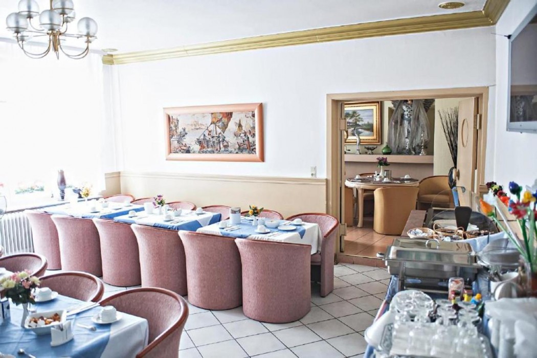 Lowen Hotel 32/58