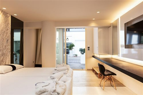 Kahlua Sea View Suites 18/67
