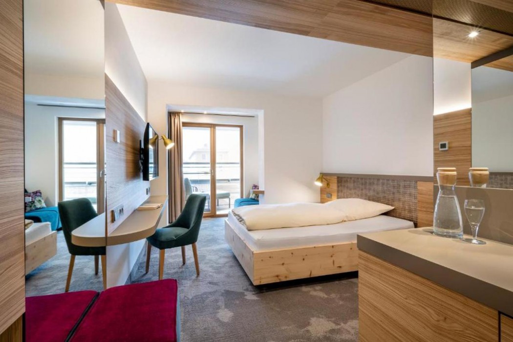 FrechDachs Hotel 12/57