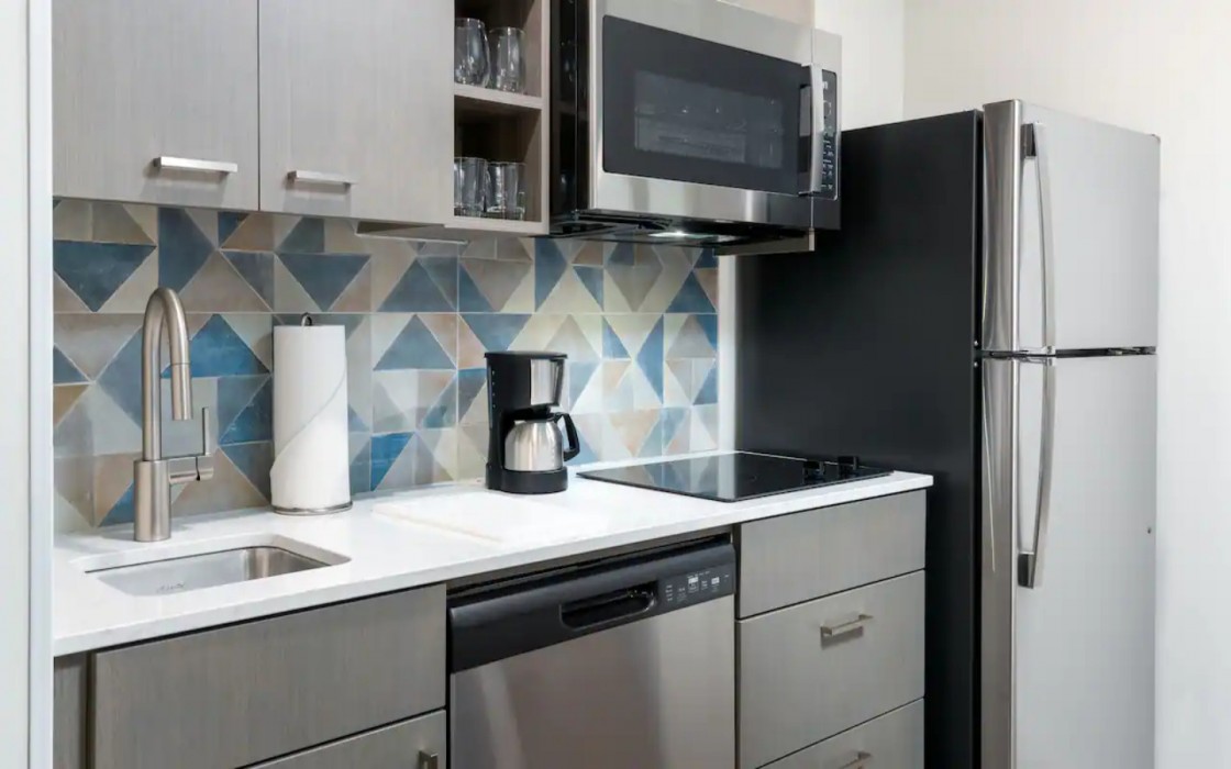 Hyatt House Orlando Airport 29/81