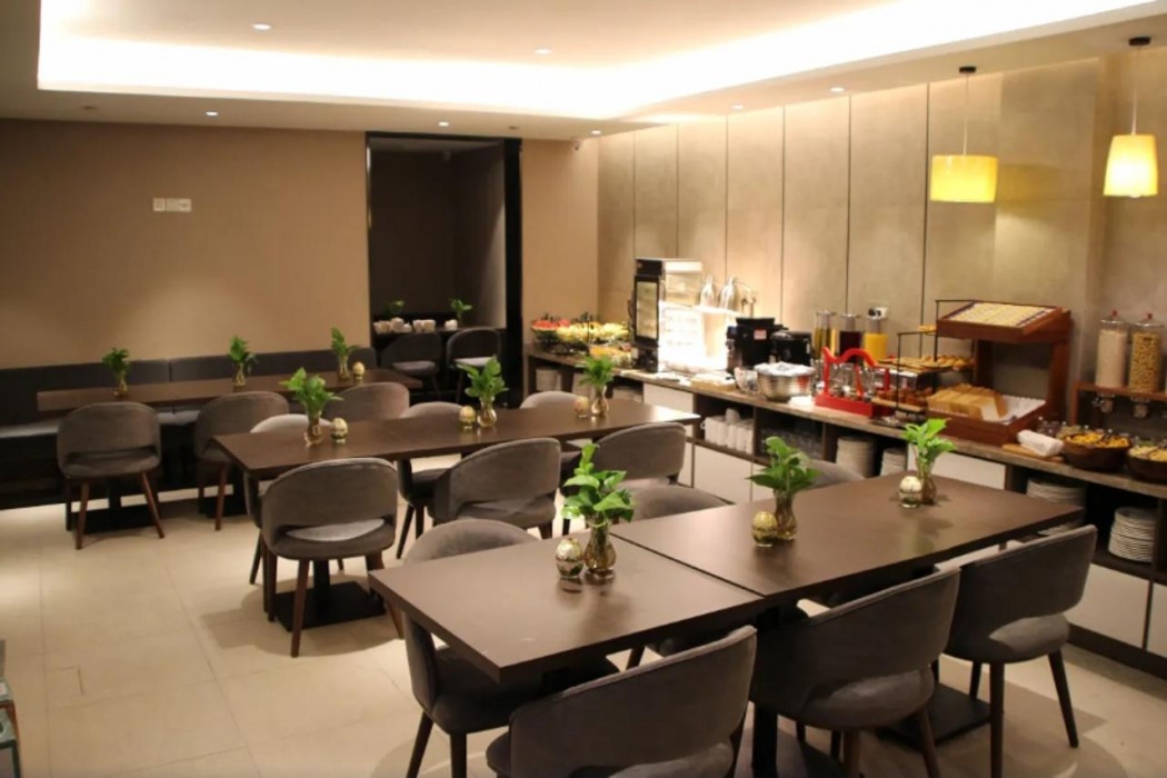 Homeinn Plus (Beijing Zhongguancun Wudaokou) 21/42