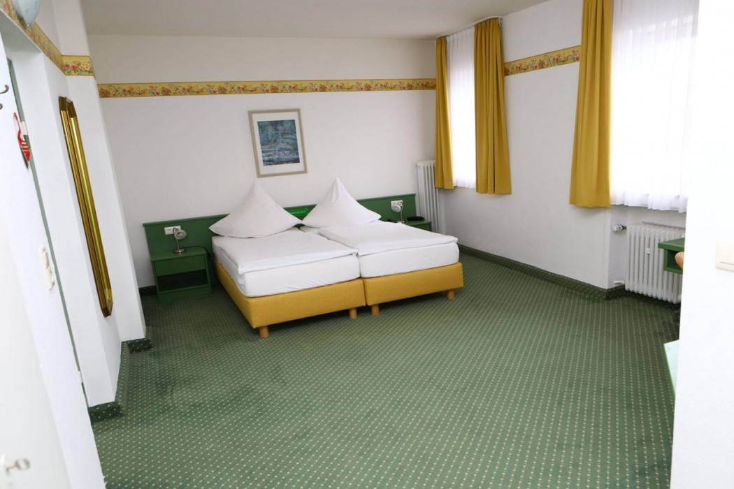 City Hotel 7/36