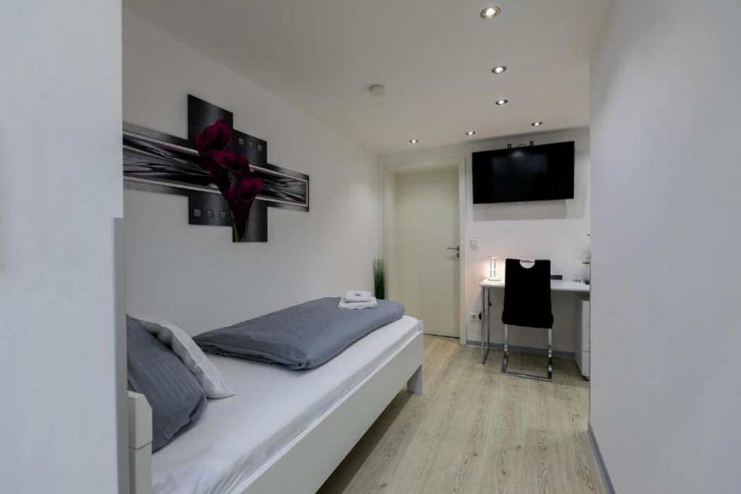 Hotel Ruhen 11/56