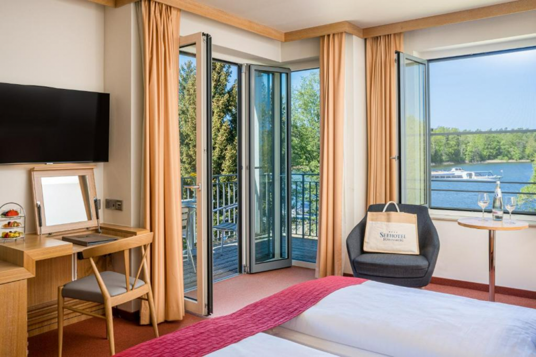 Seehotel Rheinsberg 10/45