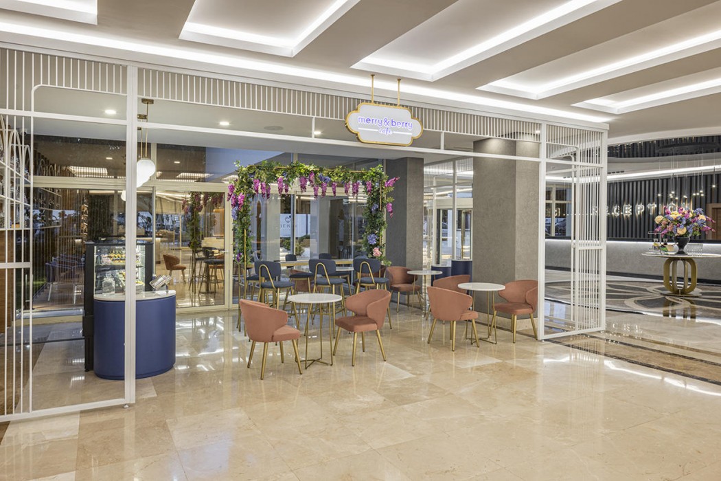 Berry Blue Hotel 50/95
