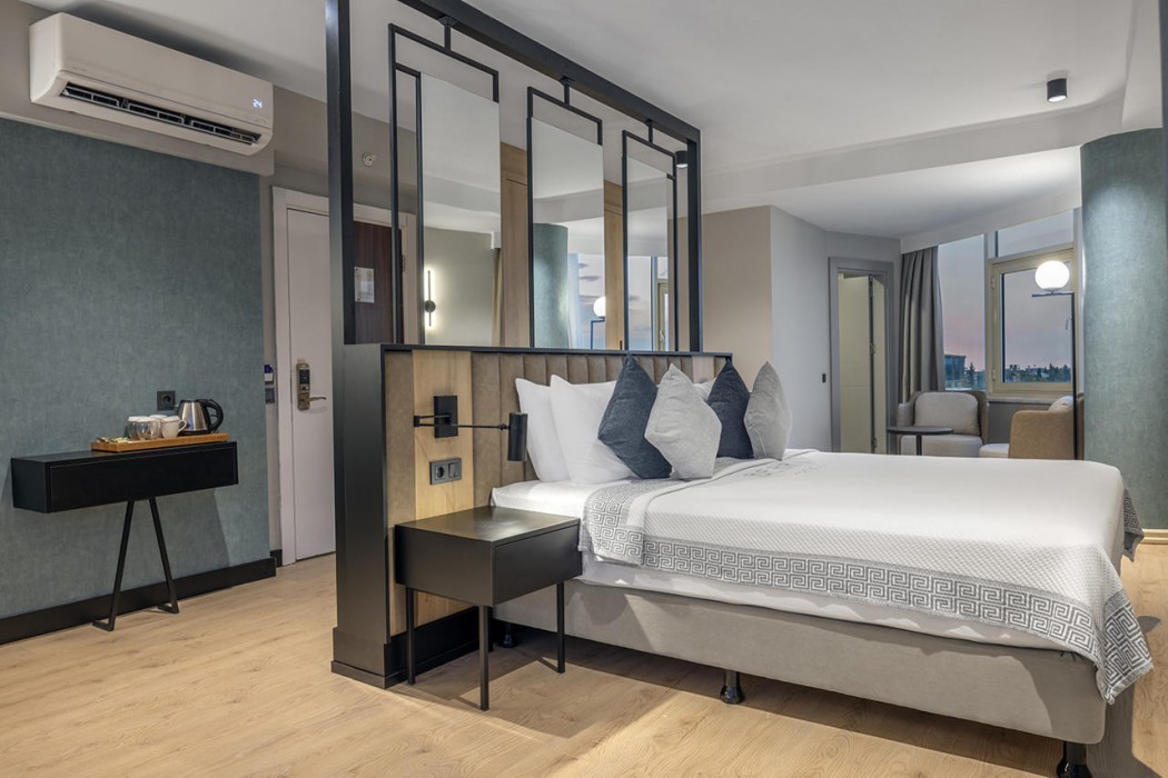 Berry Blue Hotel 32/95