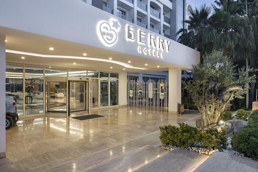 Berry Blue Hotel 7/95
