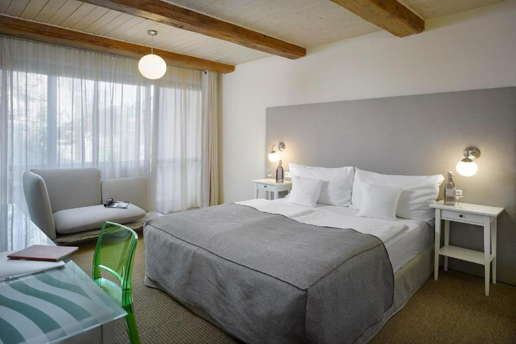 La Romantica Hotel 7/25