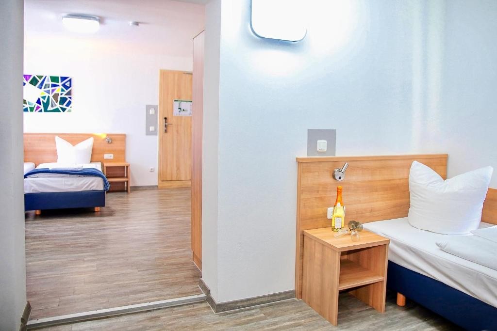 Sunny Hotel Straubing 12/45