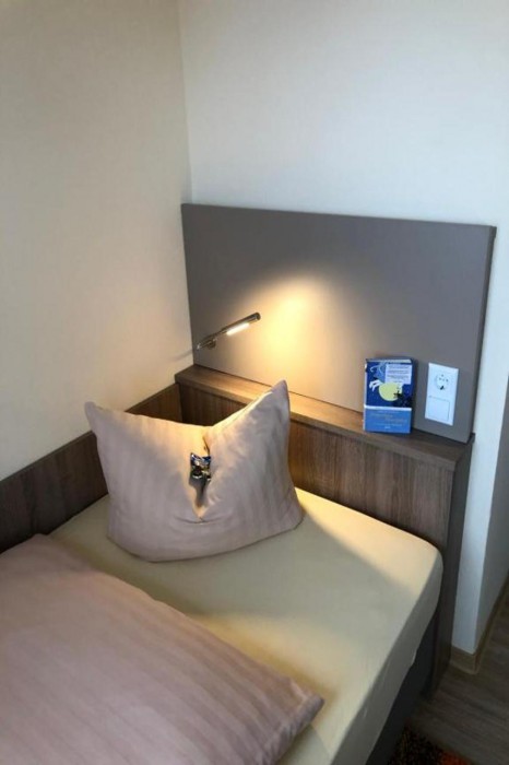 Hotel Peterchens Mondfahrt 6/36