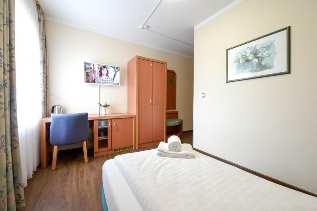 Hotel Opal 11/60