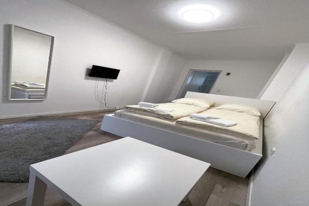 Hotel Tyros am Weidendamm 14/35