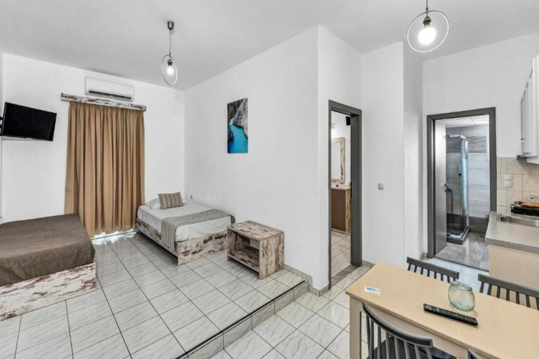 Erato Hotel 17/68