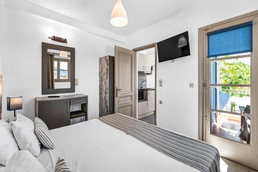 Erato Hotel 22/68