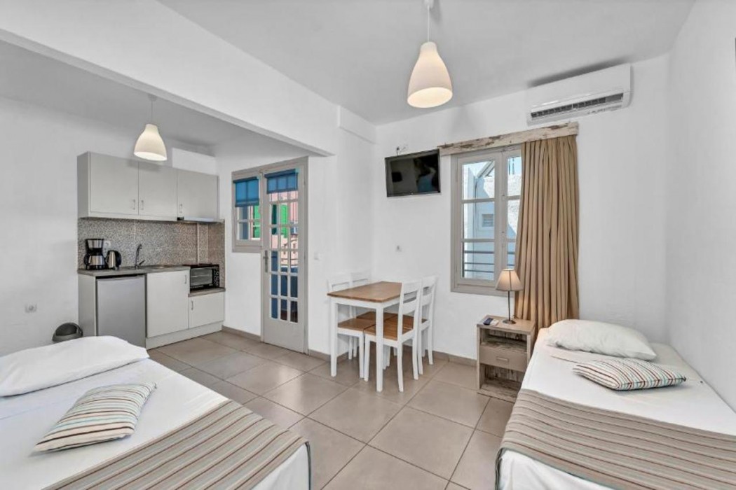 Erato Hotel 18/68