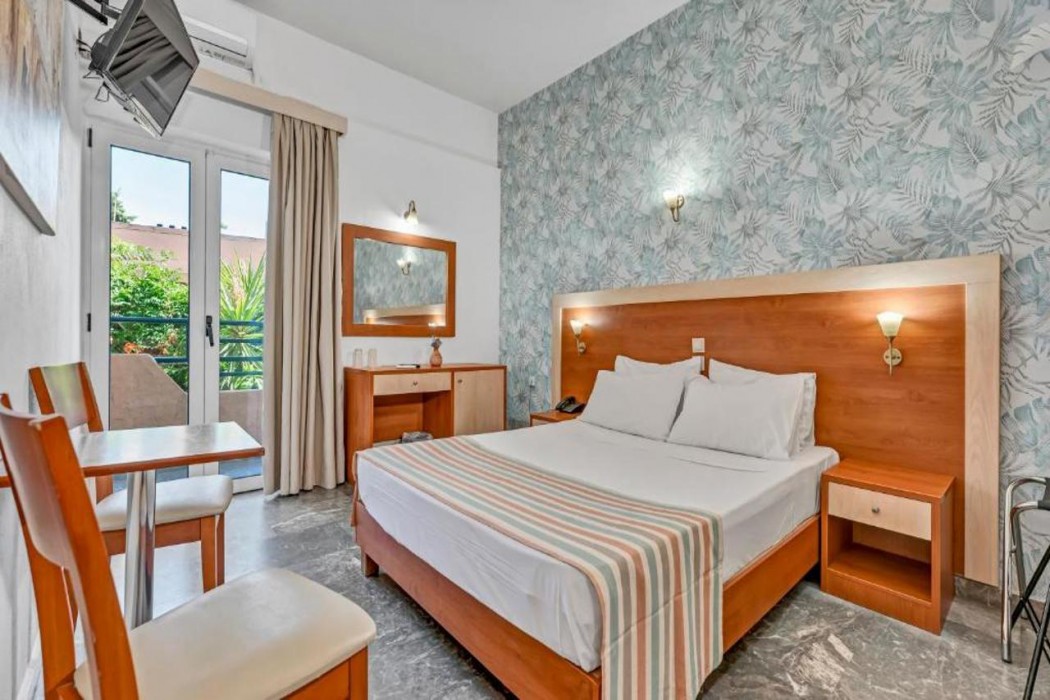 Erato Hotel 26/68