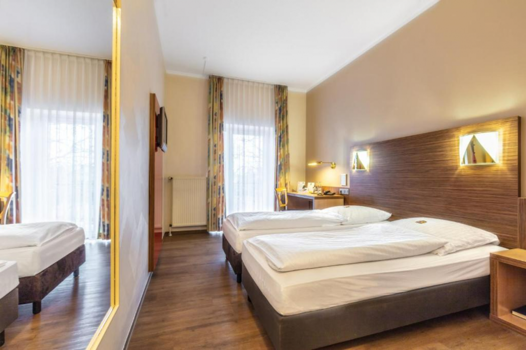 Sport und Tagungshotel De Poort 10/62