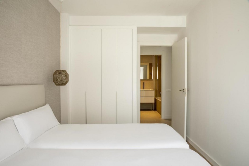 Europa Apartment 9/50