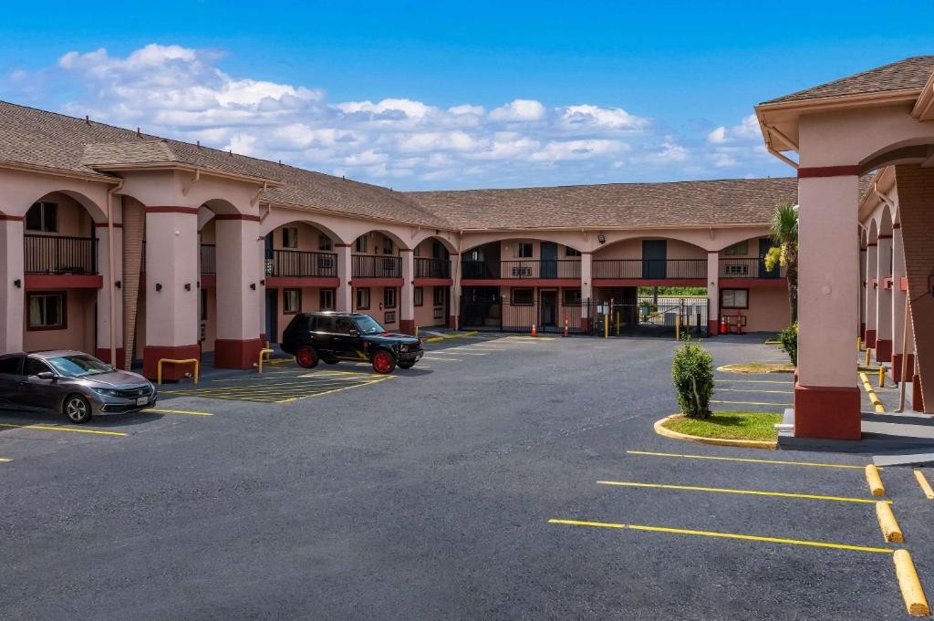 New Orleans East Hotel 1/17