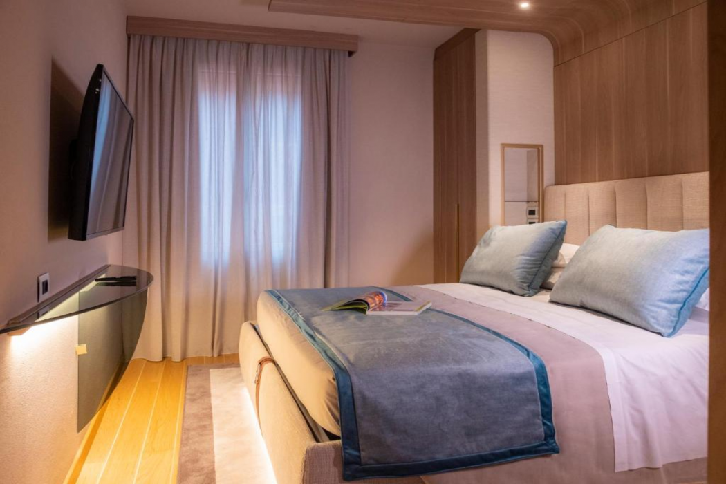 Room at Miramare Suites, SESTRI LEVANTE