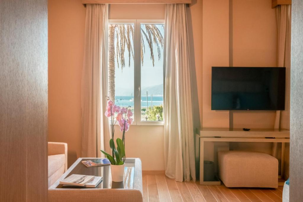 Room at Miramare Suites, SESTRI LEVANTE