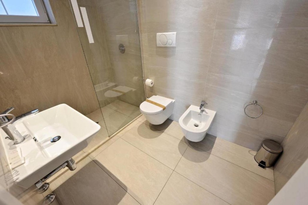 Alis Hotel 8/54