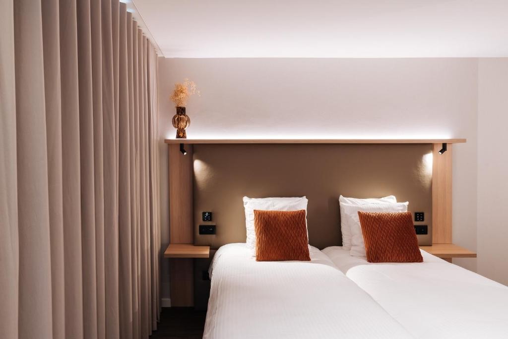 The CORNR Hotel 17/69