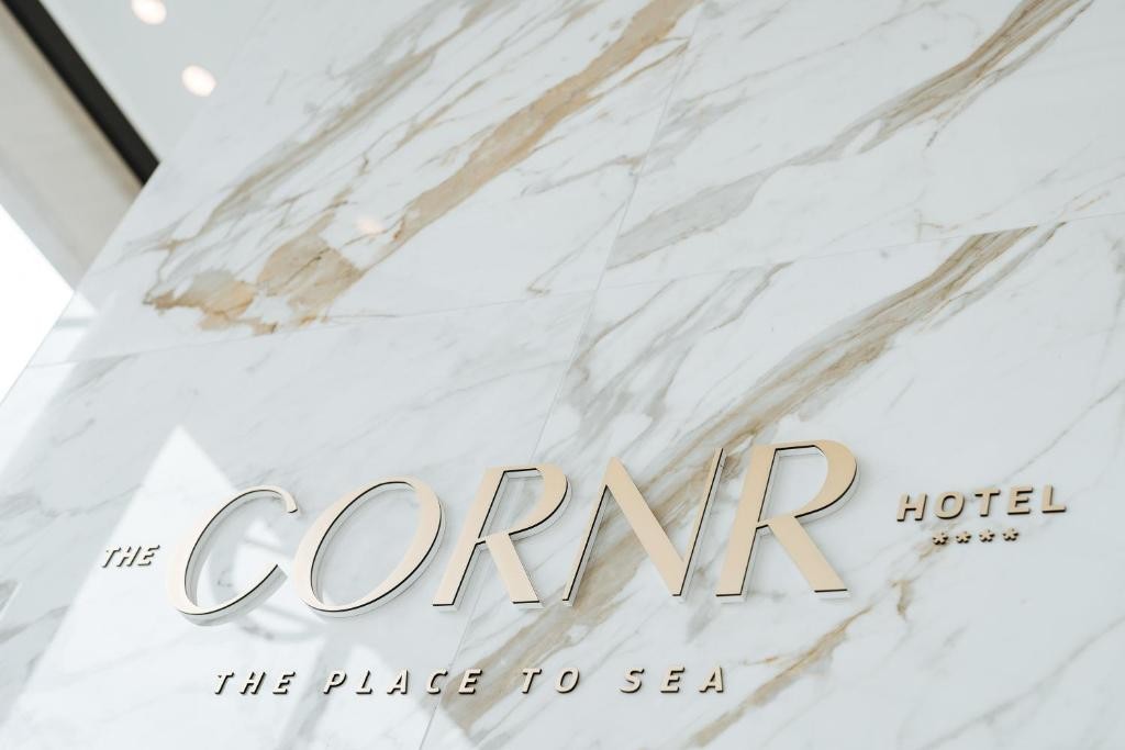 The CORNR Hotel 10/69