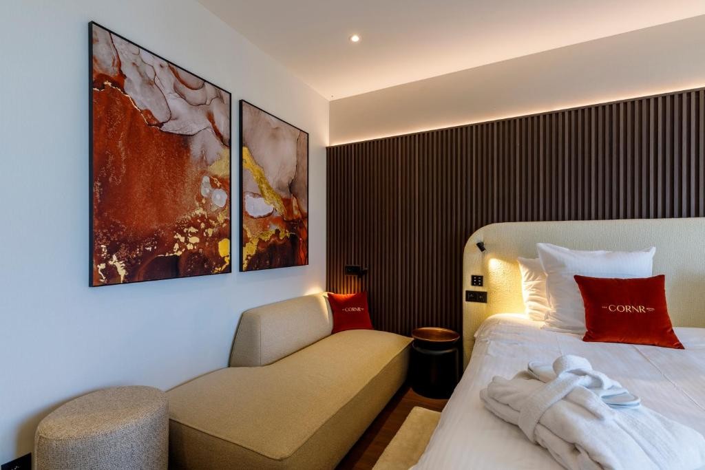 The CORNR Hotel 15/69