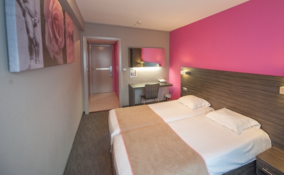 Ostend Hotel 17/88