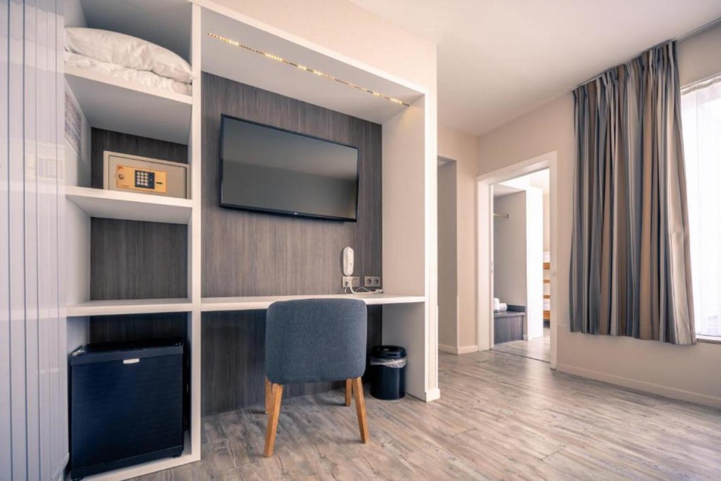Hotel Royal Astrid 12/58