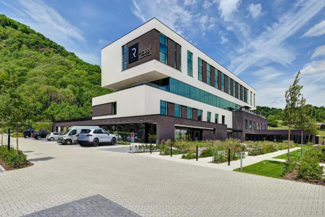 R hotel experiences 1/58