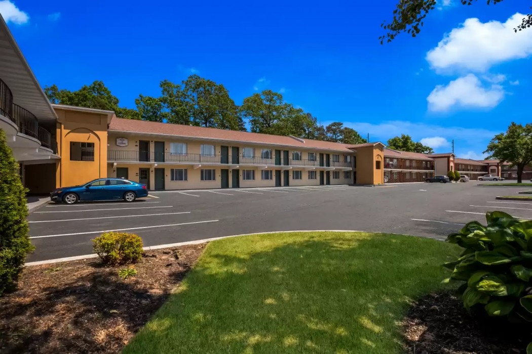Suburban Studios Millville 2/34