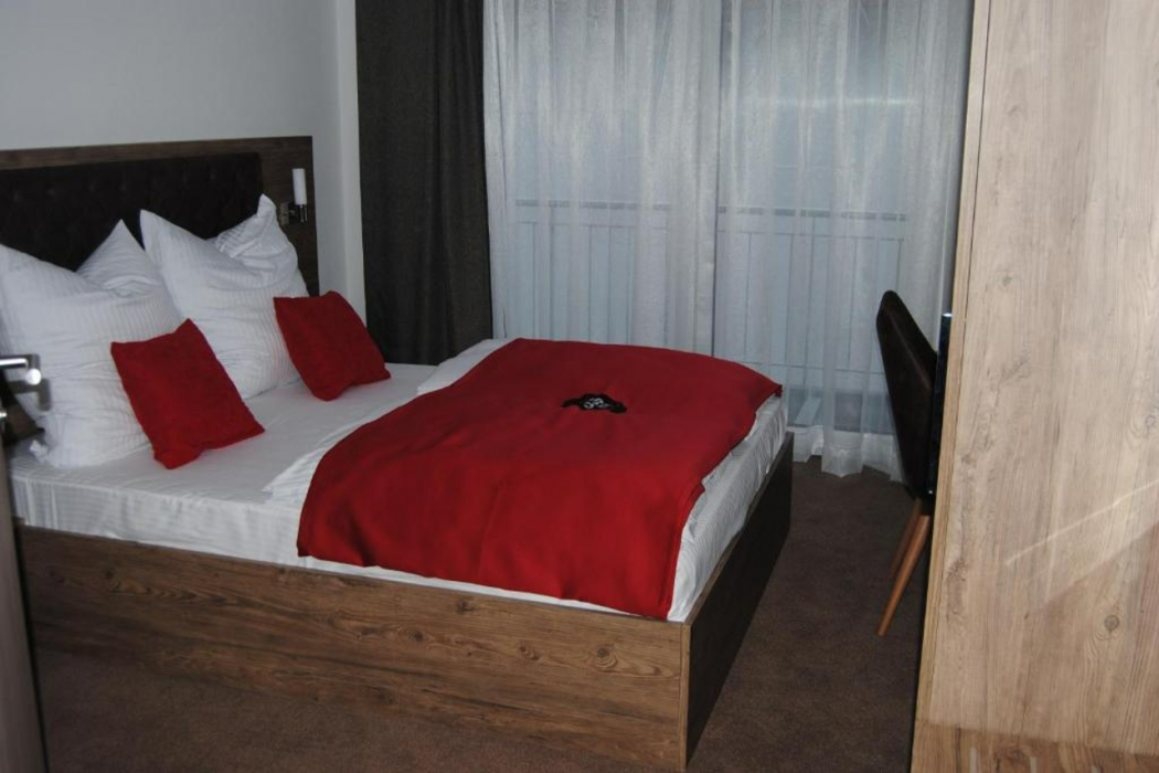 B&S Hotel 13/53