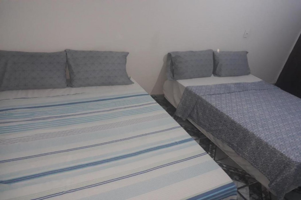 HOTEL LATINOS 2 11/50